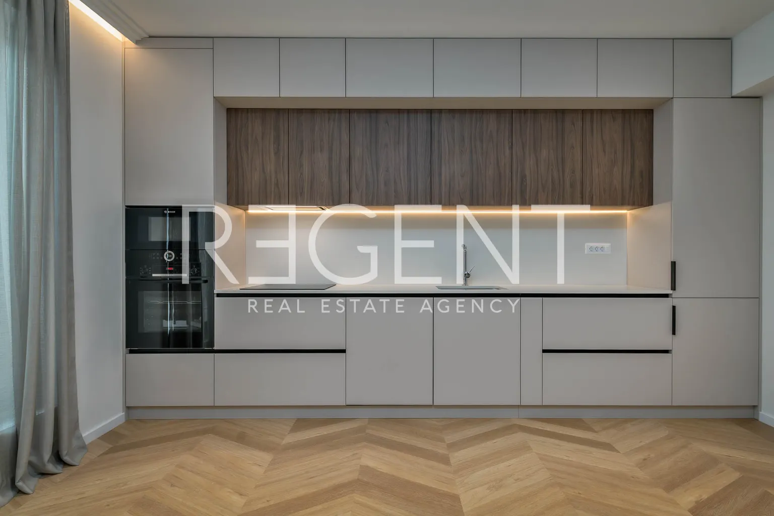 Záhřeb, Centrum – Luxusní dvoupodlažní penthouse 150 m² k pronájmu