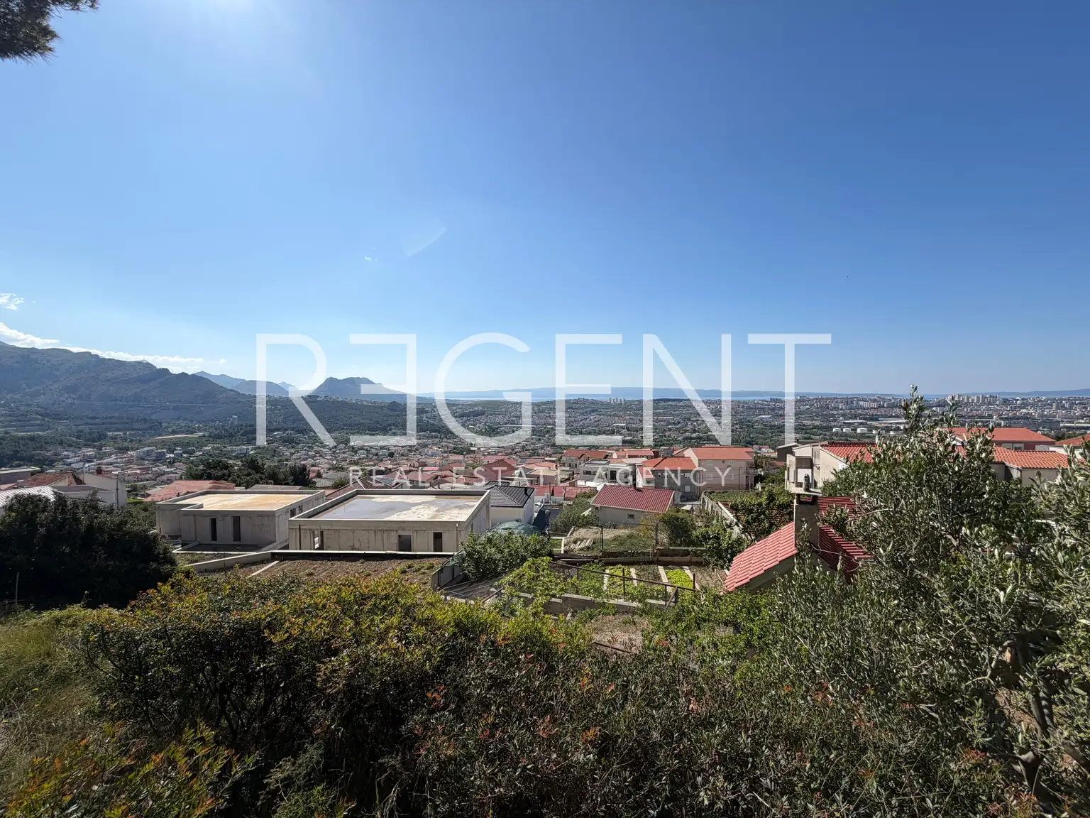 Ninčevići, Solin – building land 1598 m² with a view of Split