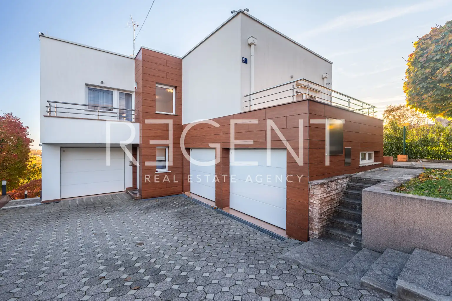 Zagreb, Sestine - Exklusives Penthouse in einer Stadtvilla, 123m2 zur Miete