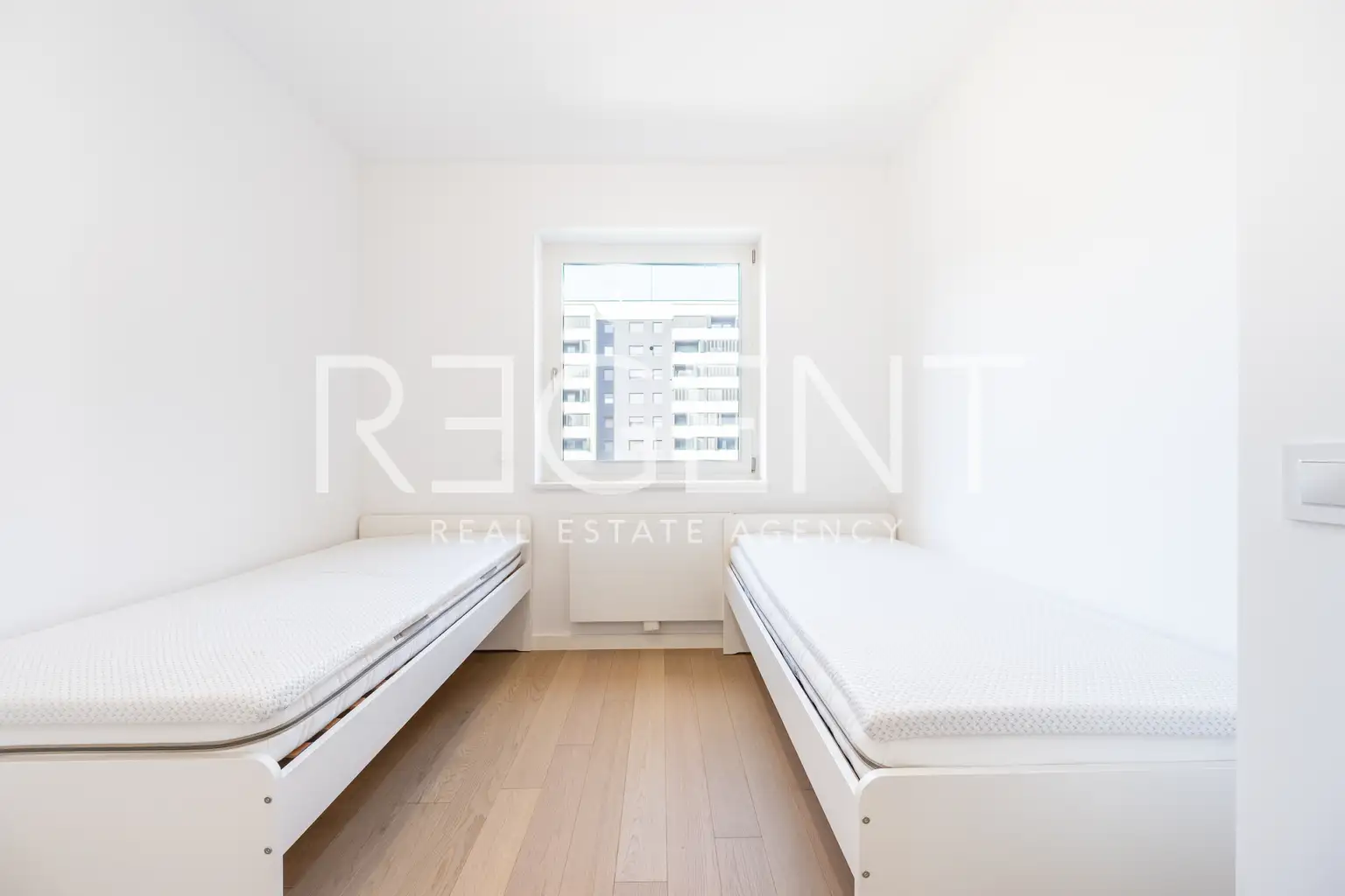 Загреб, VMD Heinzelova – трехкомнатная квартира с гаражом, первая аренда