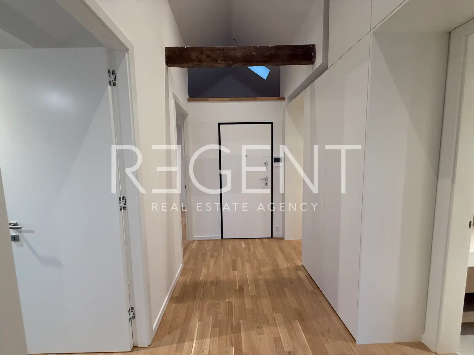 Zagreb, Srebrnjak - moderan trosoban stan u potkrovlju