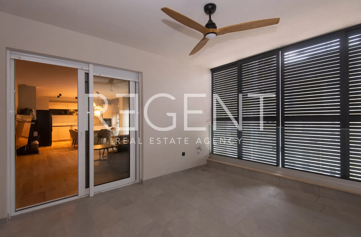 Split, Strožanac - Dvoetažni penthouse s lođom i terasom
