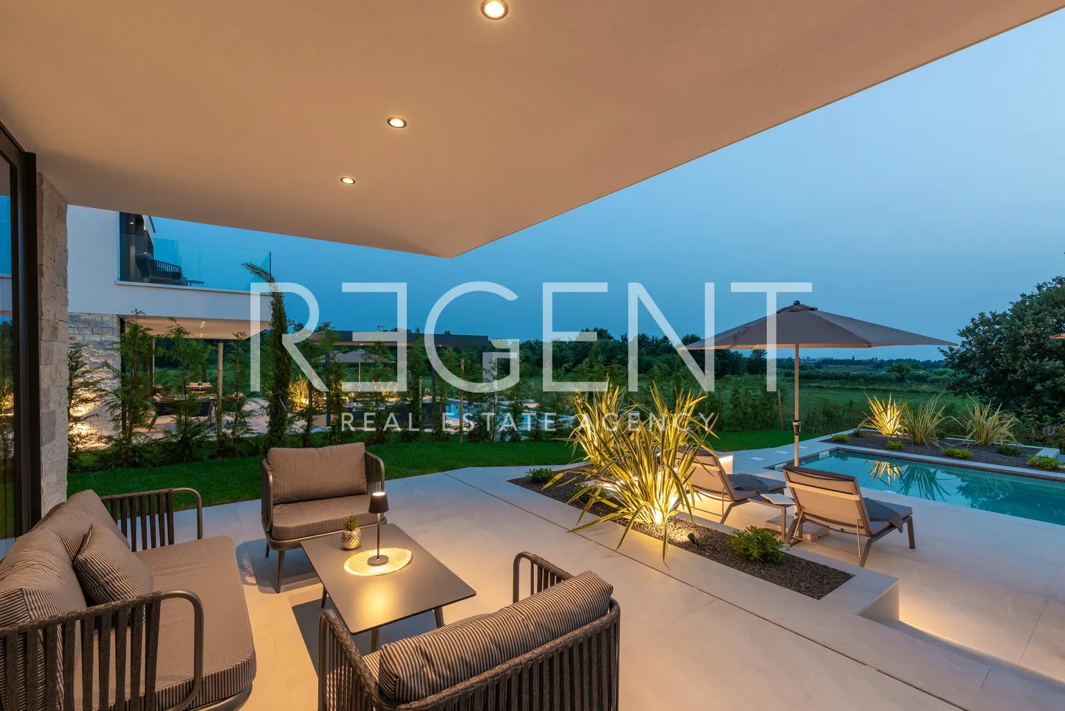Istra, Poreč – Dizajnerska vila s pogledom na more 310 m2