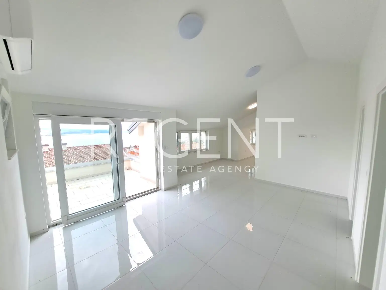 Crikvenica - Vierzimmerwohnung mit zwei Terrassen 110 m2, Neubau