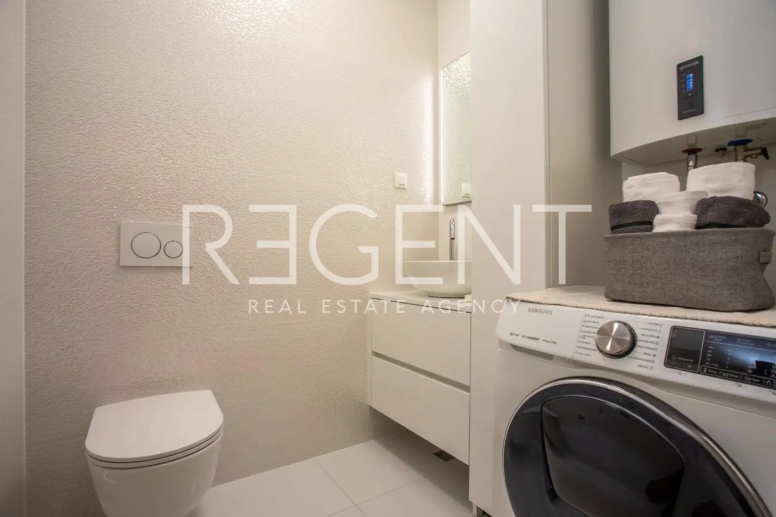 Split, Žnjan - Dvosoban stan sa loggiom i pogledom na more