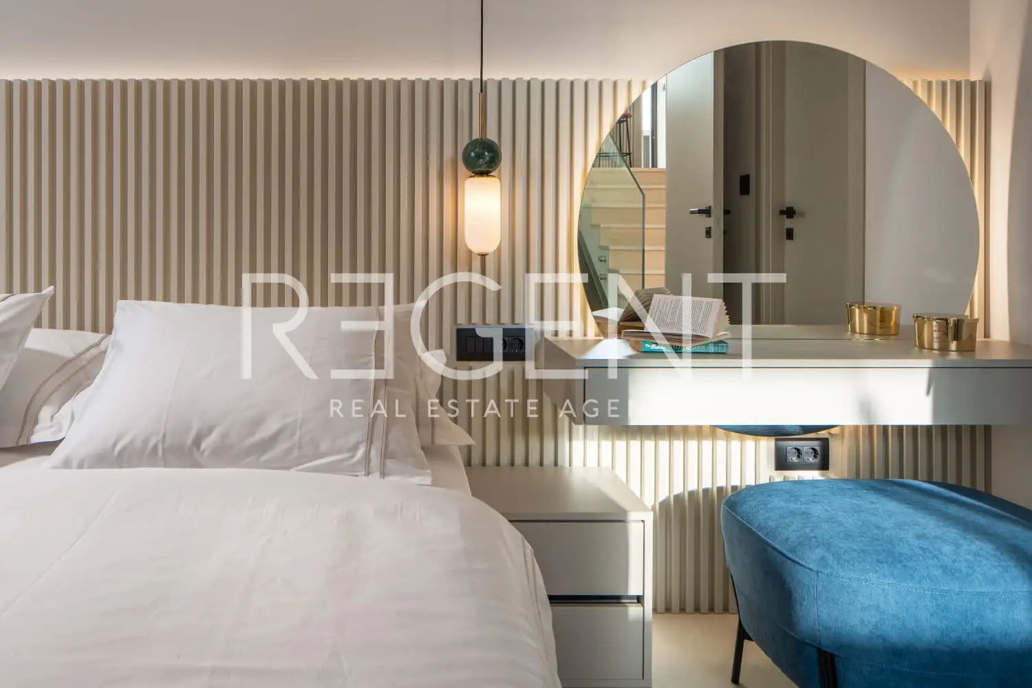 Podstrana - Moderná luxusná vila s bazénom a strešnou terasou