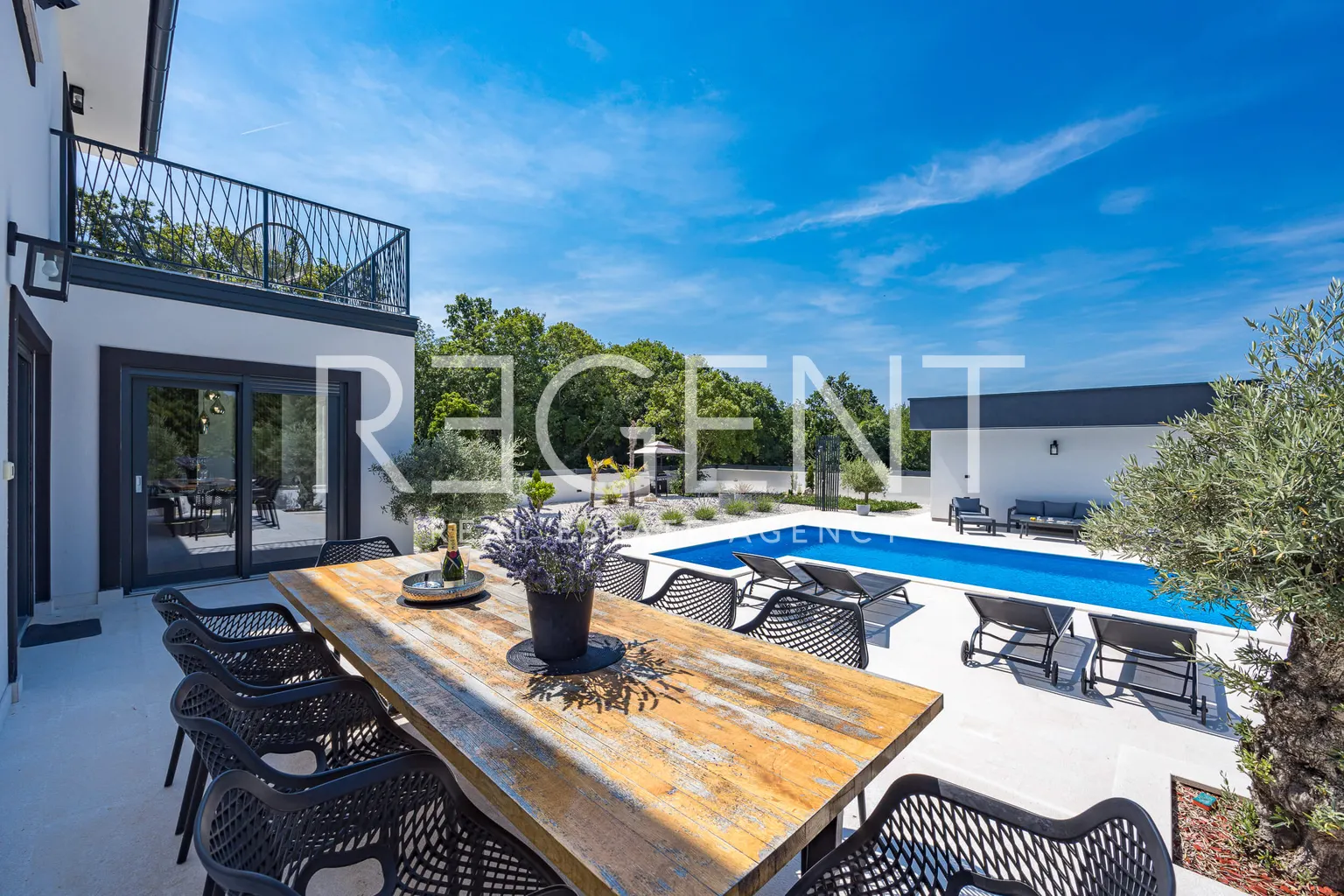 Istra, Krnica – Dom s bazénom na pozemku 780 m2