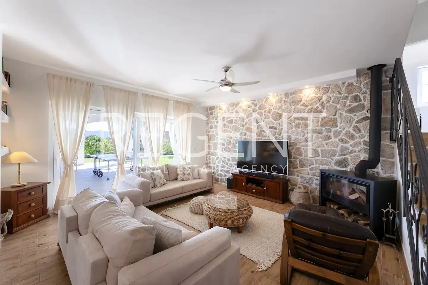 Maison avec piscine, 260m²
