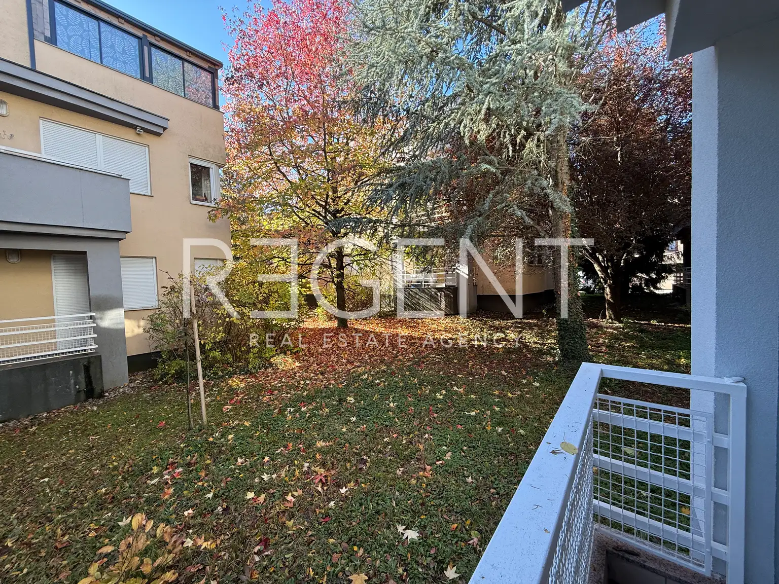 Zagabria, Mlinovi – appartamento trilocale con balcone al piano terra