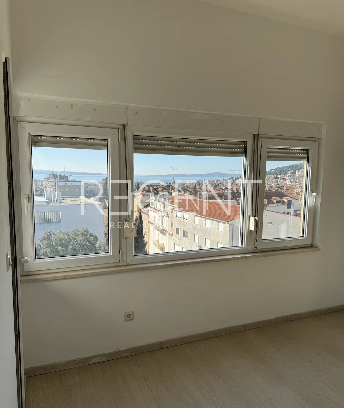 Split, Skalice - Trosoban stan s pogledom na Split 50 m2