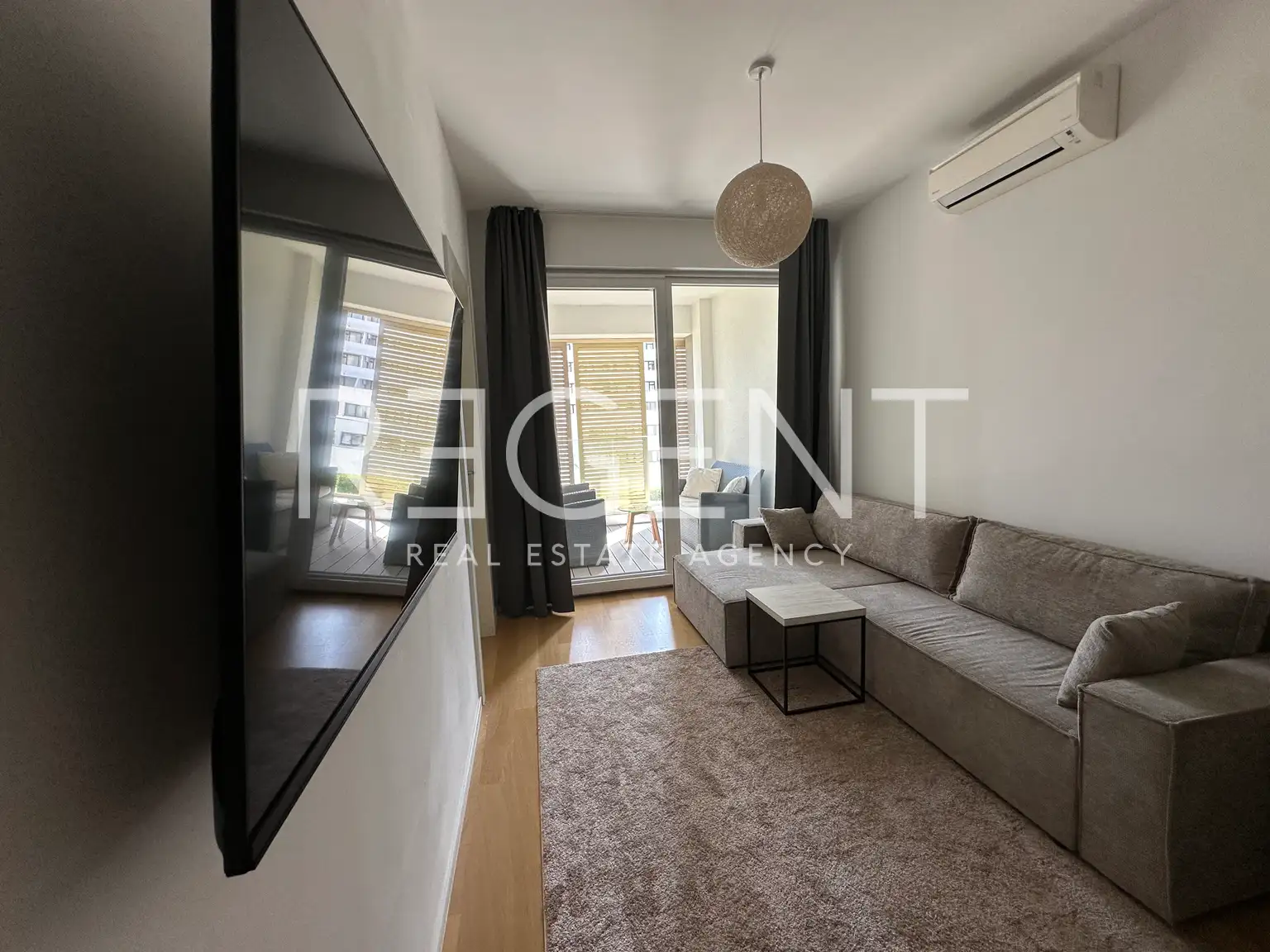 Split, Žnjan - Zwei-Zimmer-Wohnung mit Loggia und Meerblick ZU VERMIETEN