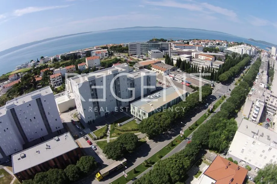 Split - Komerční prostor na frekventovaném místě 64 m2 DLOUHODOBÝ PRONÁJEM
