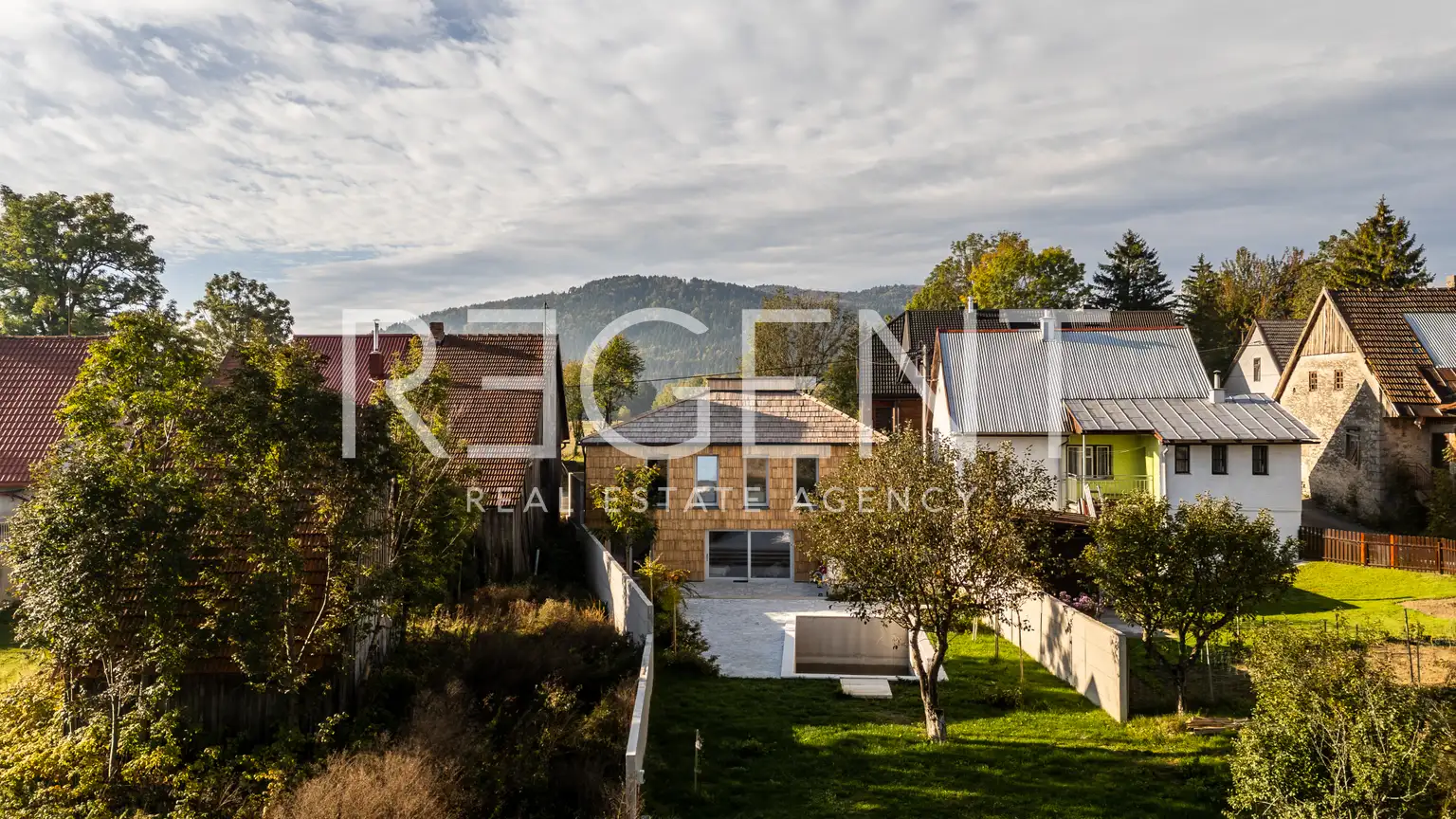 Ravna Gora, kuća 146 m² — 2 stana, privatni lift, bazen