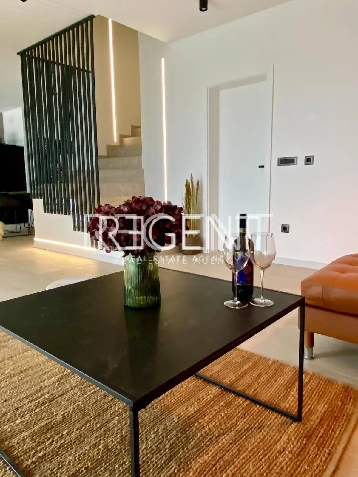 Makarska - Luxurious villa with three residential units
