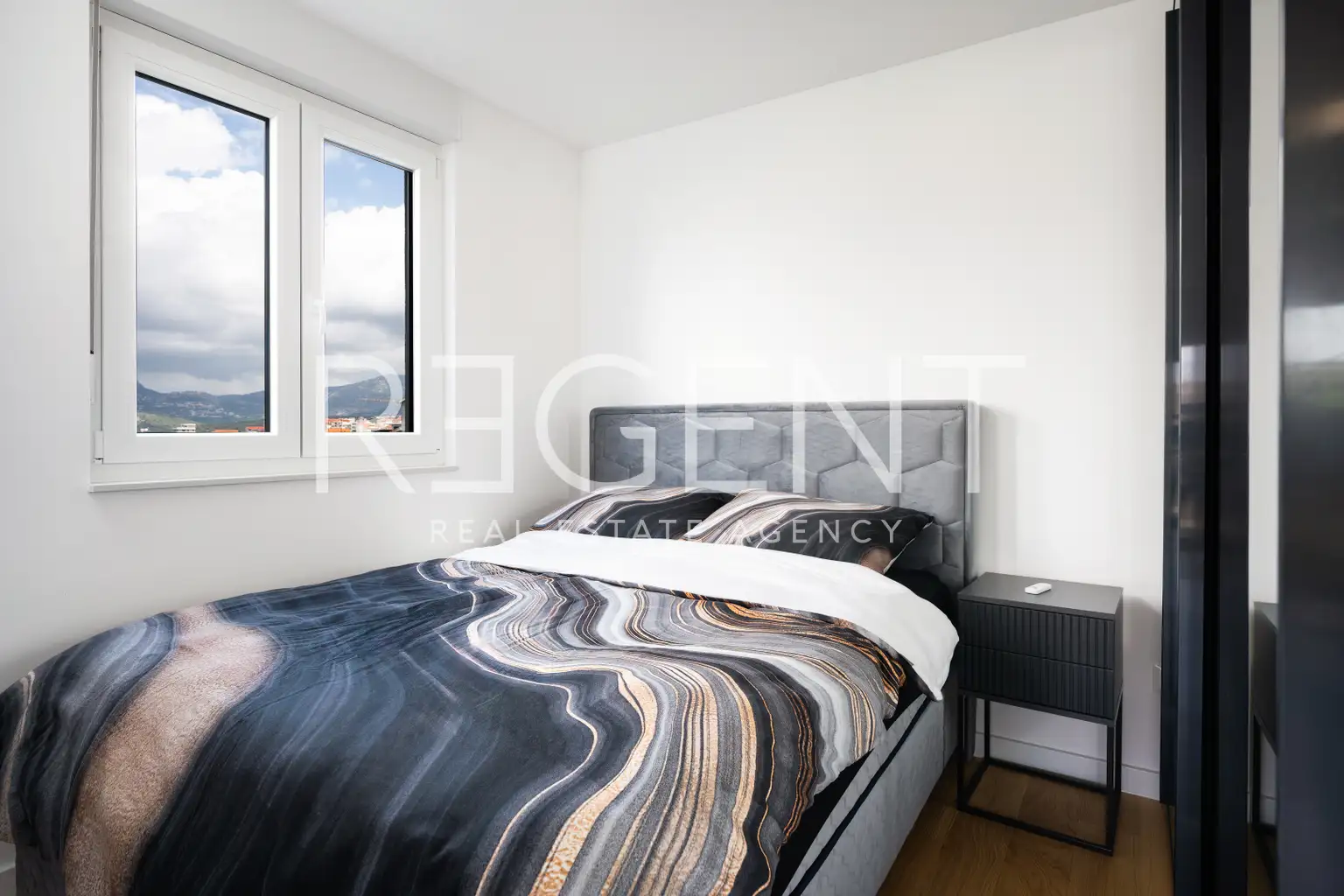 Split, Mejaši - One-bedroom apartment with a terrace and outdoor parking space