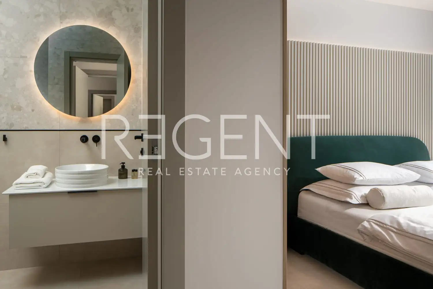 Podstrana - Moderná luxusná vila s bazénom a strešnou terasou