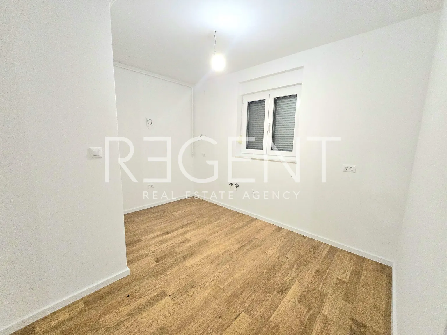 Sveta Nedelja, Kerestinec- Trosoban stan 100 m2 s vrtom