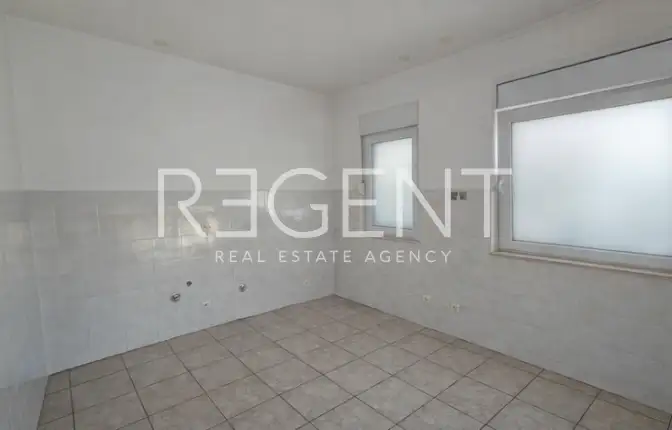 Split, Mejaši - Poslovni prostor na atraktivnoj lokaciji