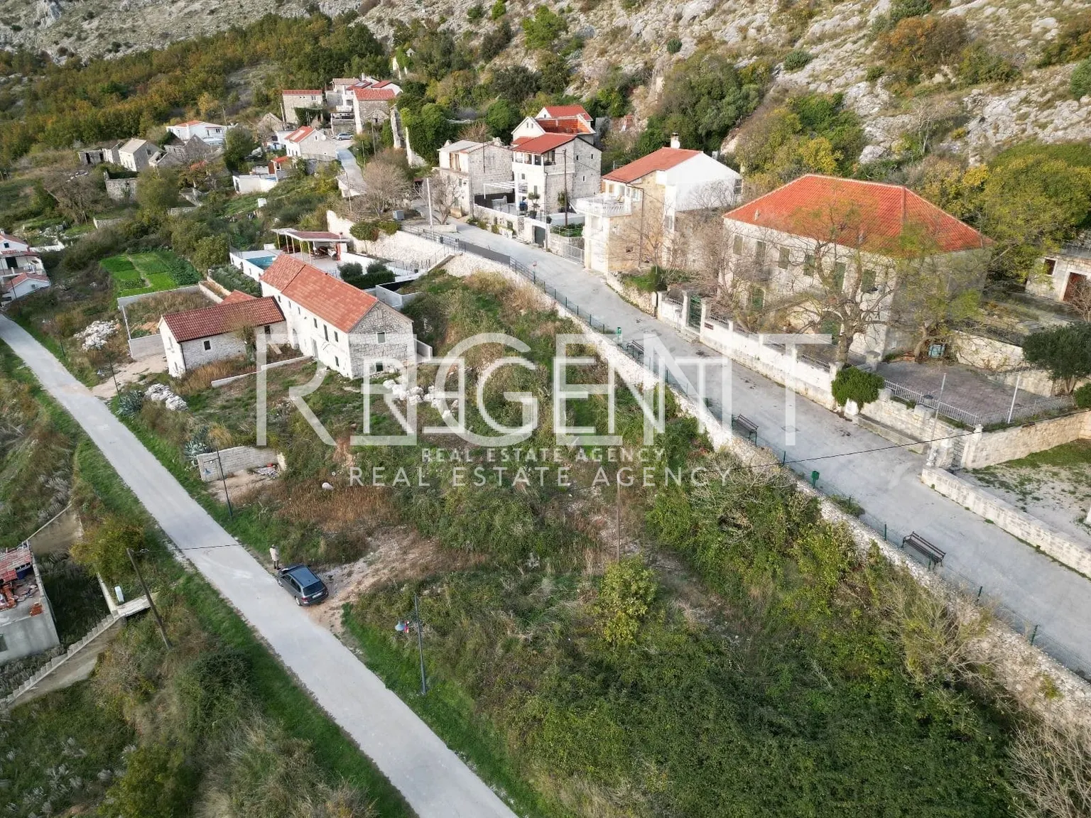 Split, Podstrana - Kamenný dom s výhľadom na more