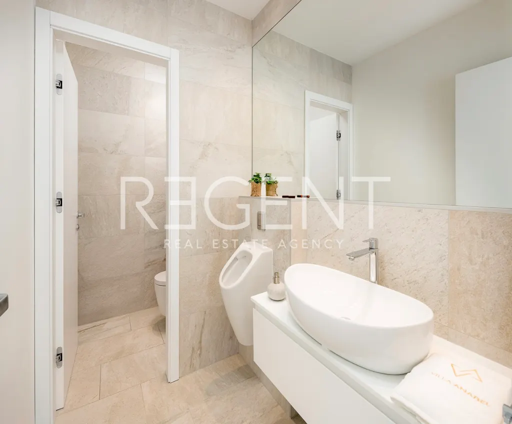 Hvar – Moderna vila s pogledom na more 195 m2