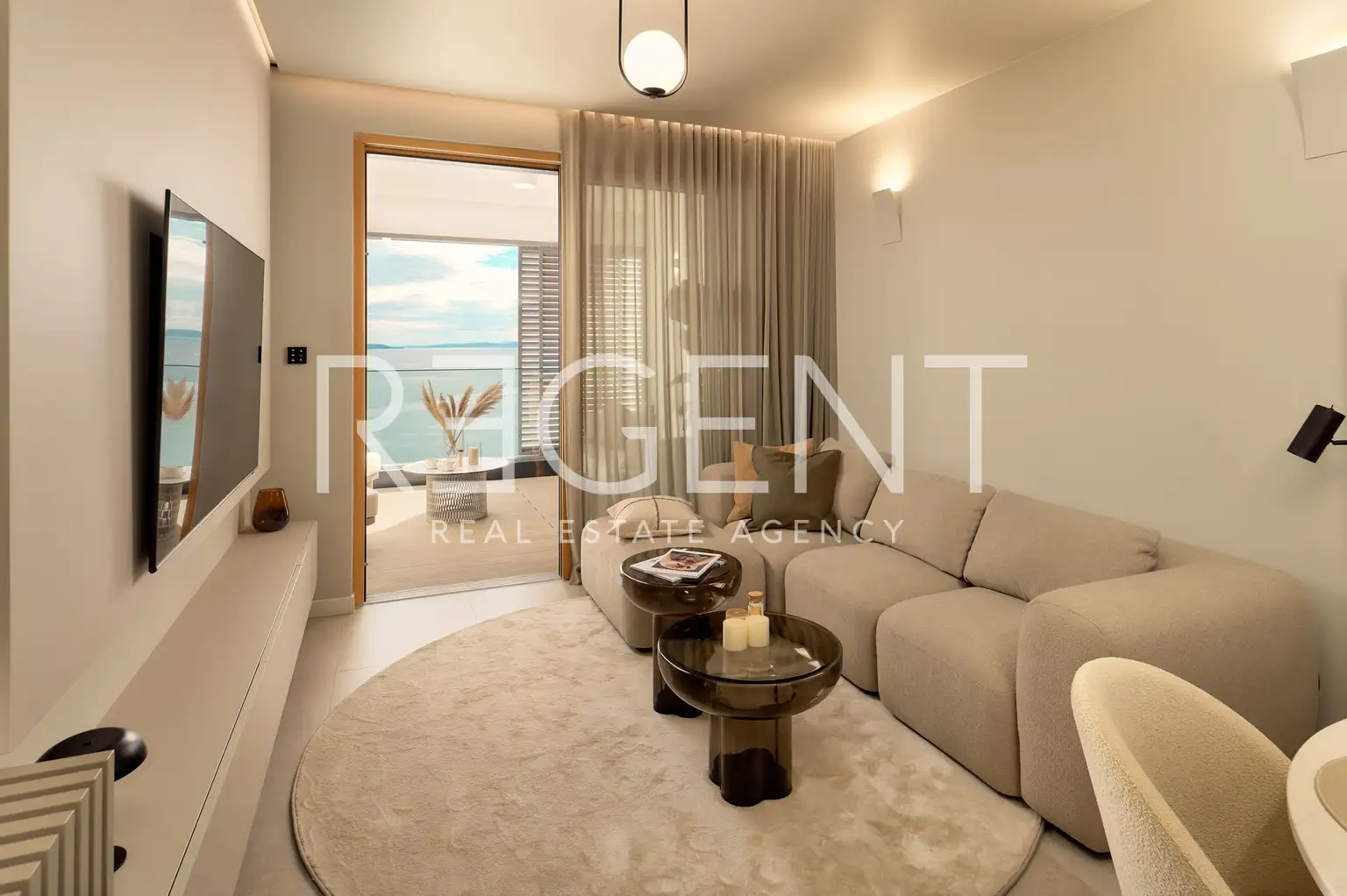 Split, Žnjan - Dvojizbový byt s loggiou a výhľadom na more