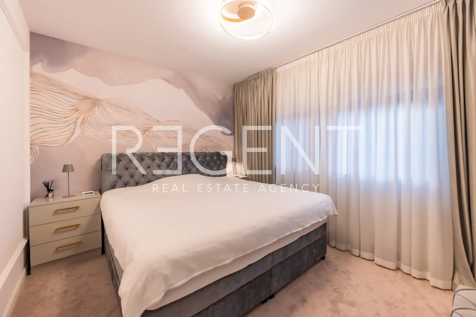 Záhřeb, Jelenovac – Moderní třípokojový byt s velkou terasou a garáží