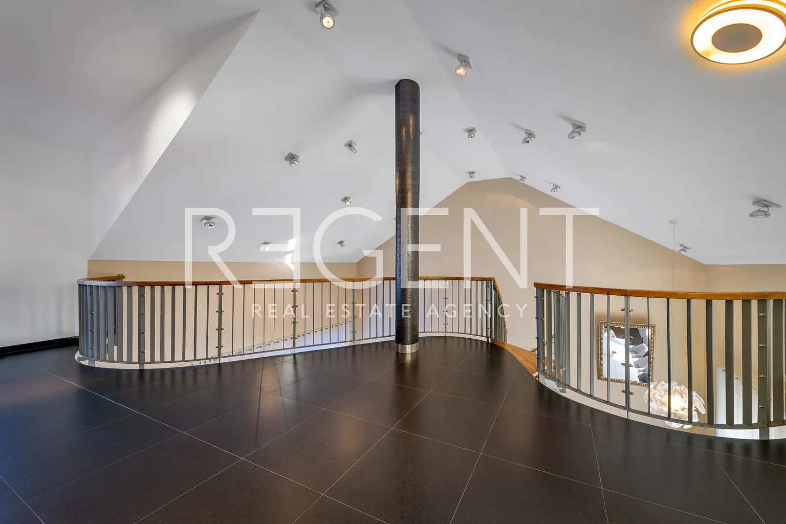 Zagreb, Gornji Bukovac - Prekrasna vila s vrtom, 591 m2