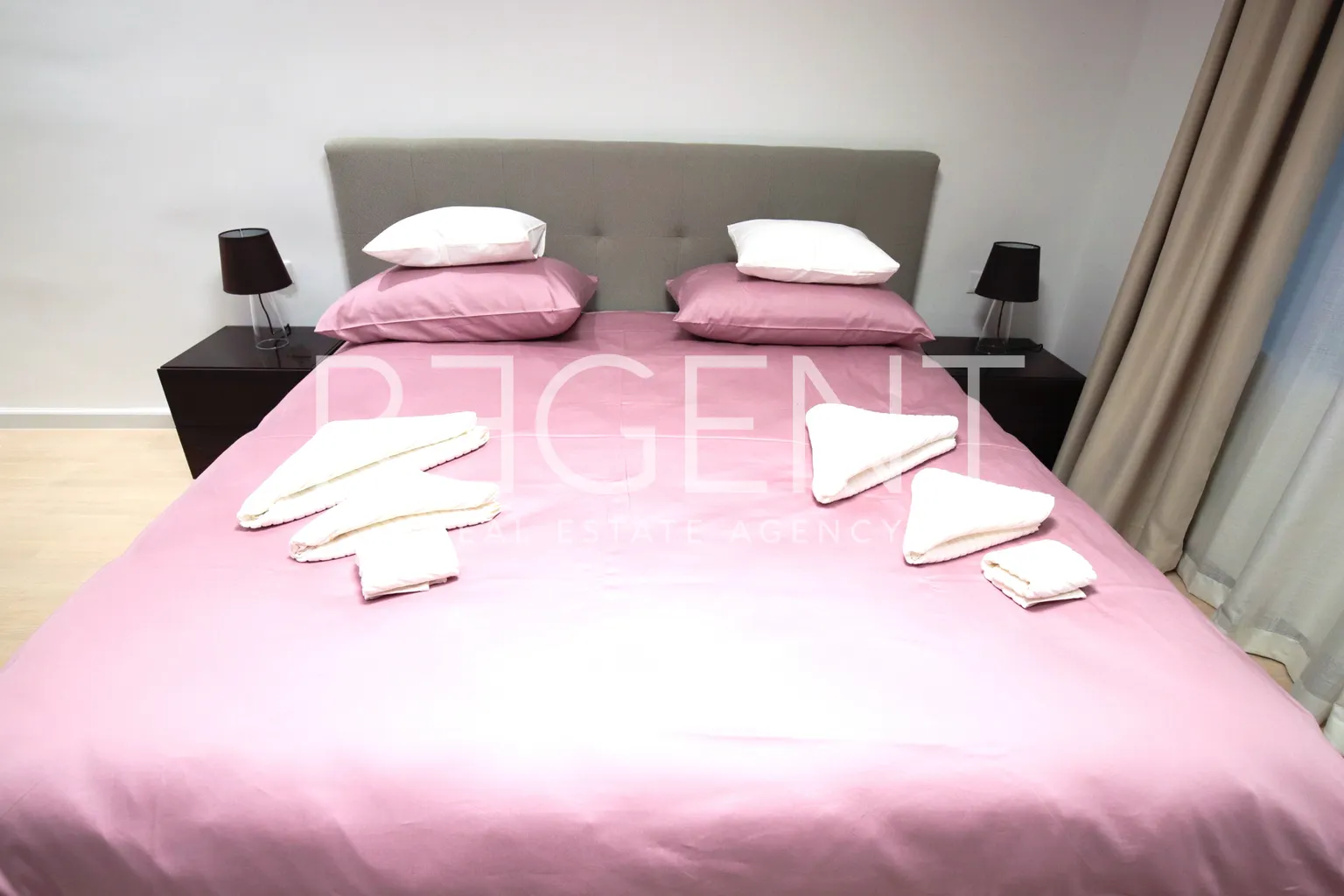 Zagreb, Centar - Moderan peterosoban stan 190 m2