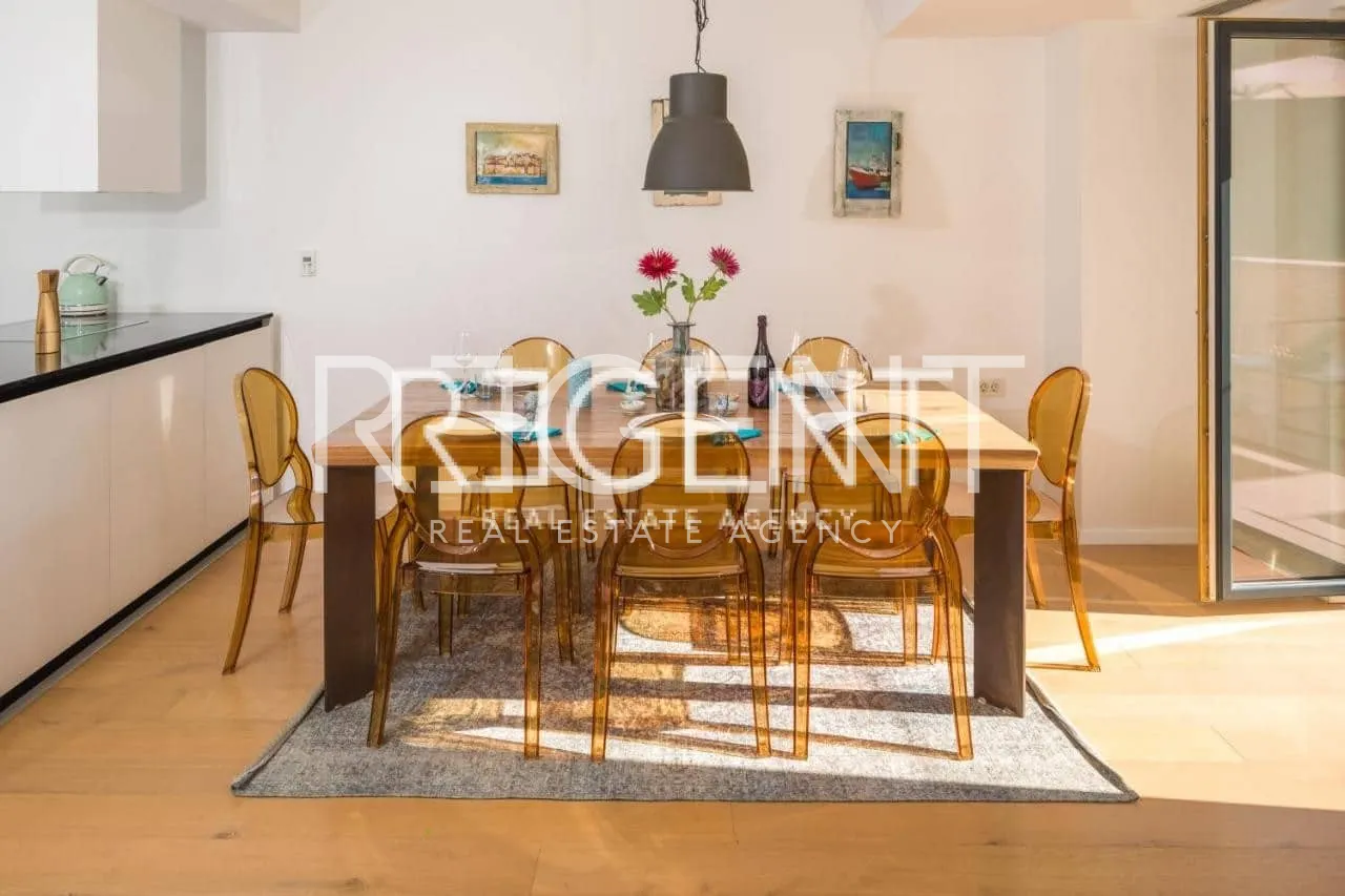 Hvar - villa in pietra dal design unico di 250m2