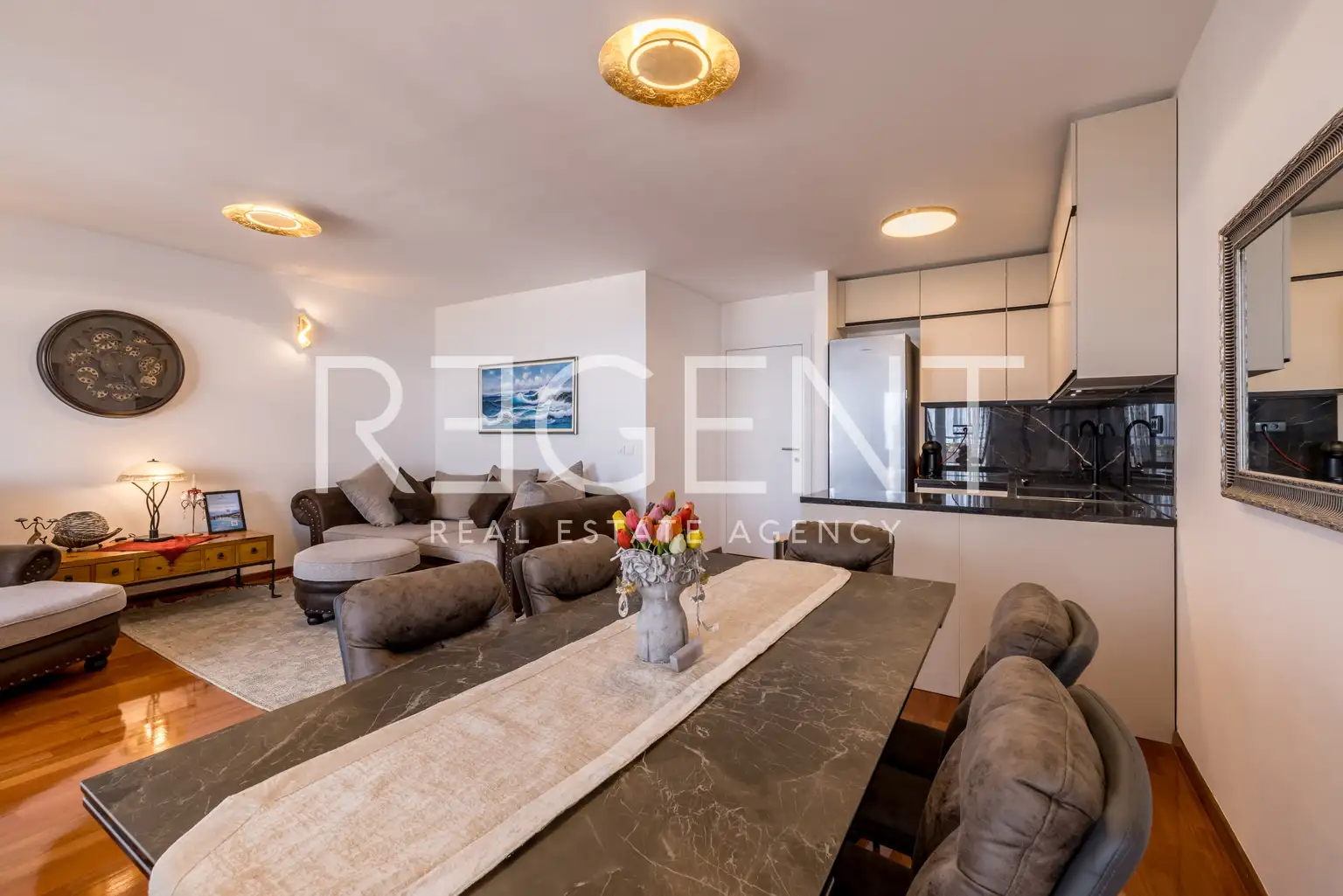 Spalato, Žnjan - Appartamento trilocale con loggia e vista mare