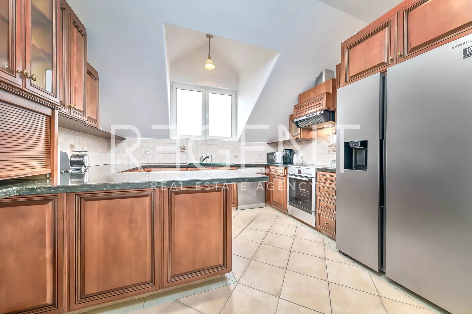 Záhřeb, Jurjevská - Moderní třípokojový byt 120 m2, pronájem