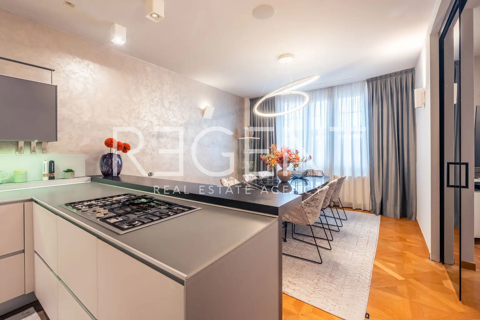 Zagreb, Center - Luxurious four-room apartment in the city center