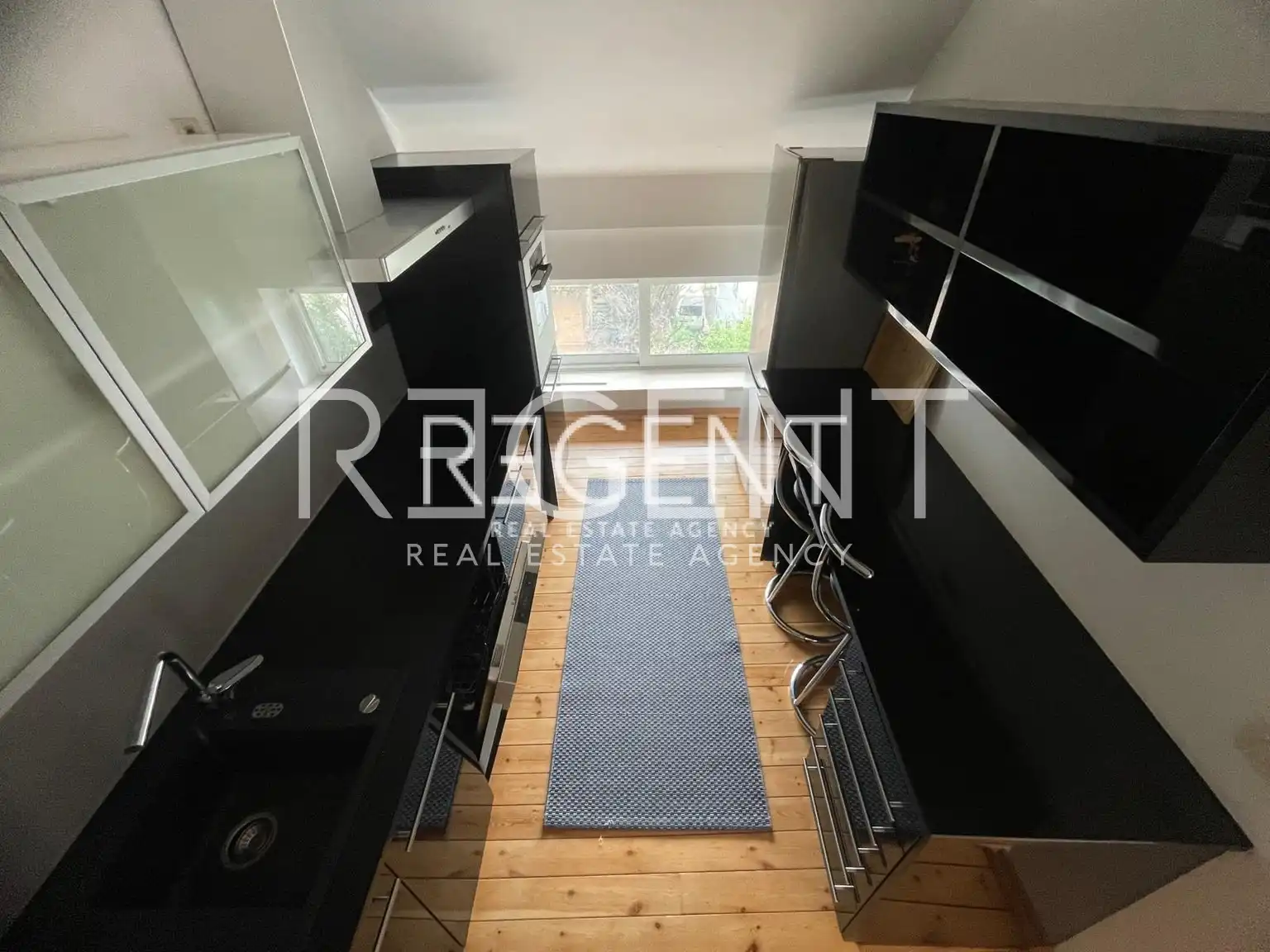 Zagreb, Kvaternikov Trg - Maisonette-Wohnung 150 m2 zu vermieten