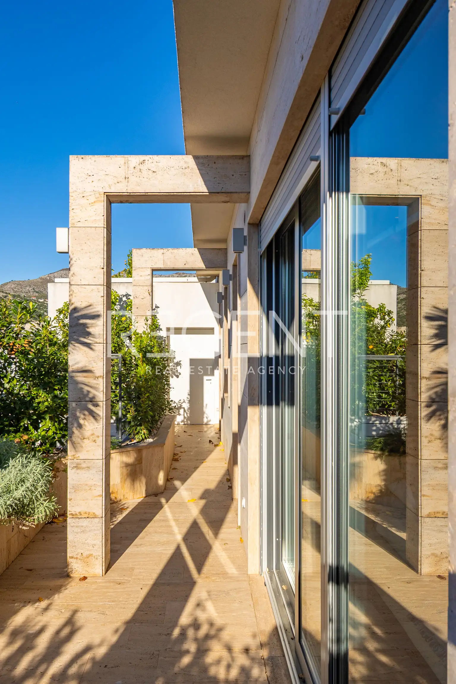 Dubrovnik, Lapad – penthouse 268 m², krovna terasa, bazen, garaža