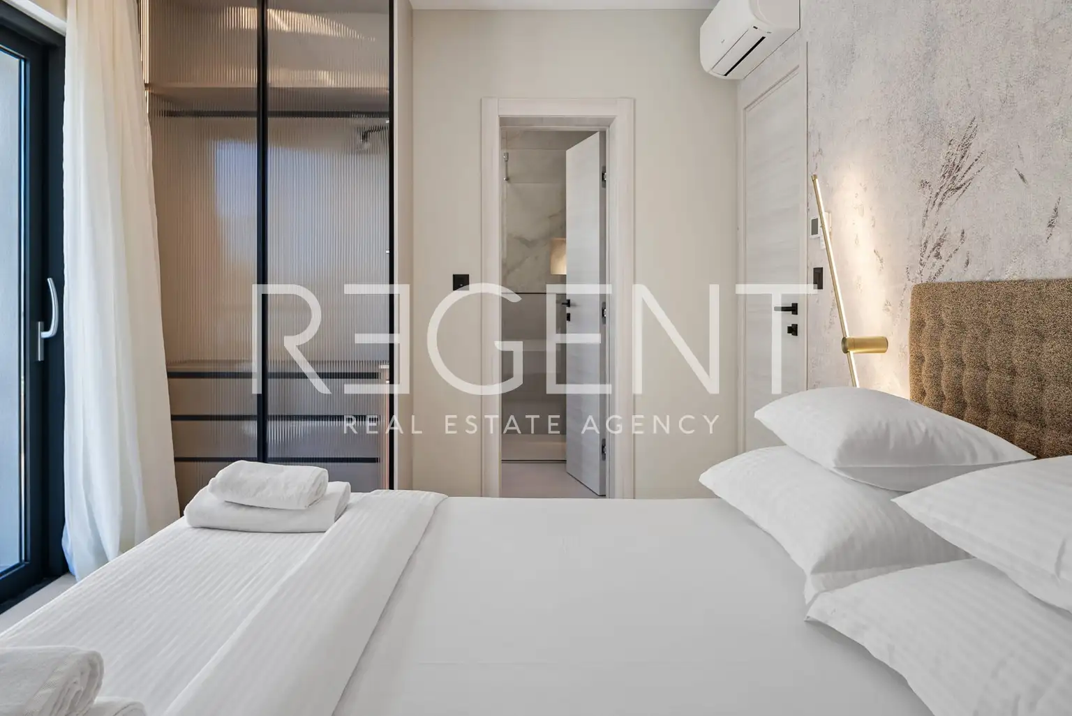 Podstrana - Vila s bazénom a výhľadom na more