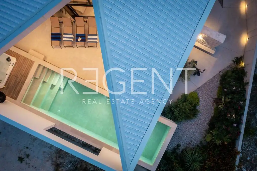 Brač - Moderna vila s bazenom, jacuzzijem i saunom