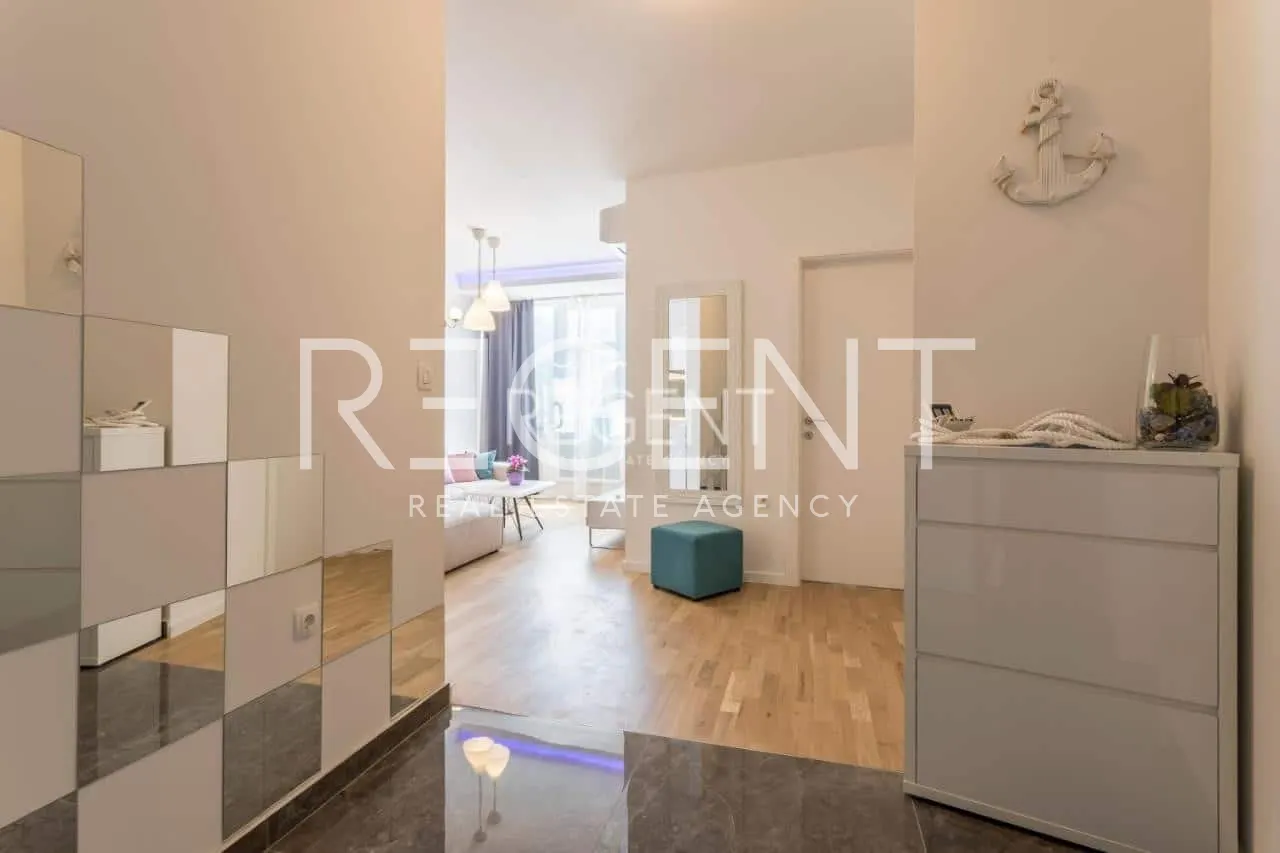Split, Žnjan - Luksusowy dwupokojowy penthouse 70 m2 z tarasem