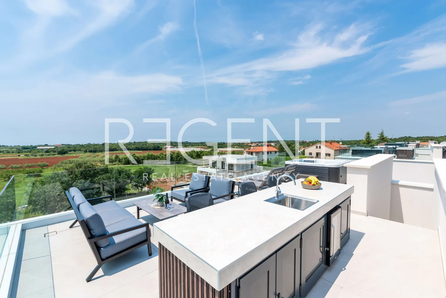 Istra, Poreč – Dizajnerska vila s pogledom na more 310 m2