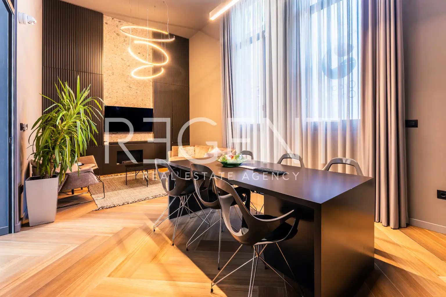 Split, Trstenik - Poslovni prostor u Orinim zgrada