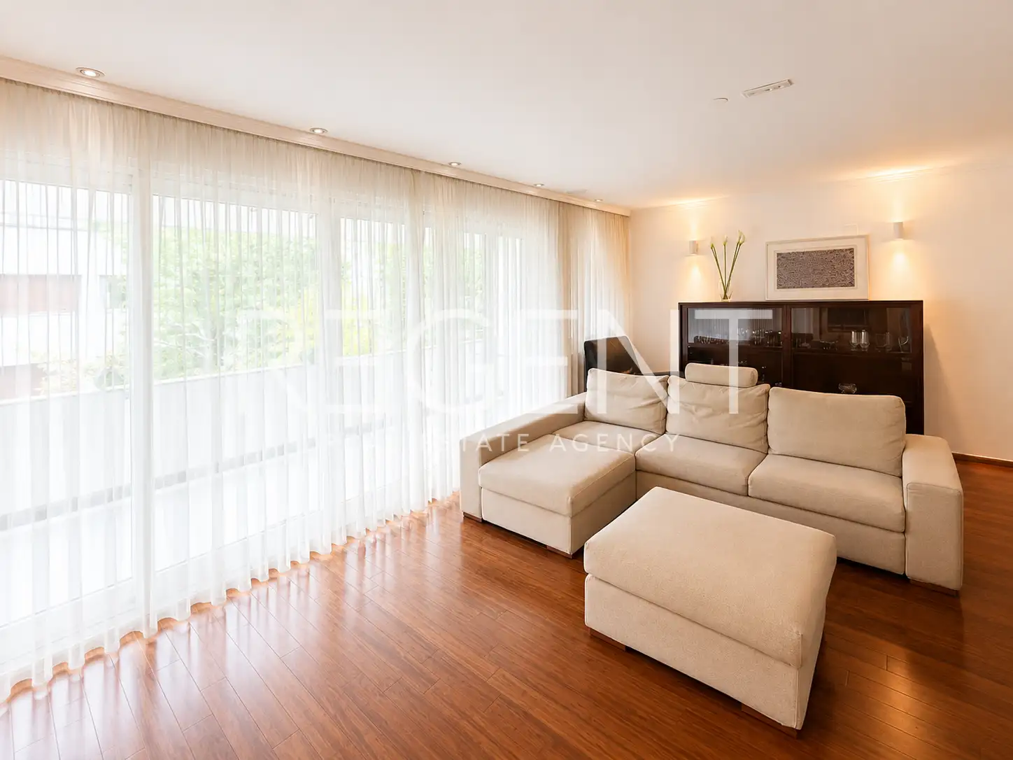 Záhreb, Medveščak – byt 150 m² na prenájom, 4 spálne, loggia, garáž
