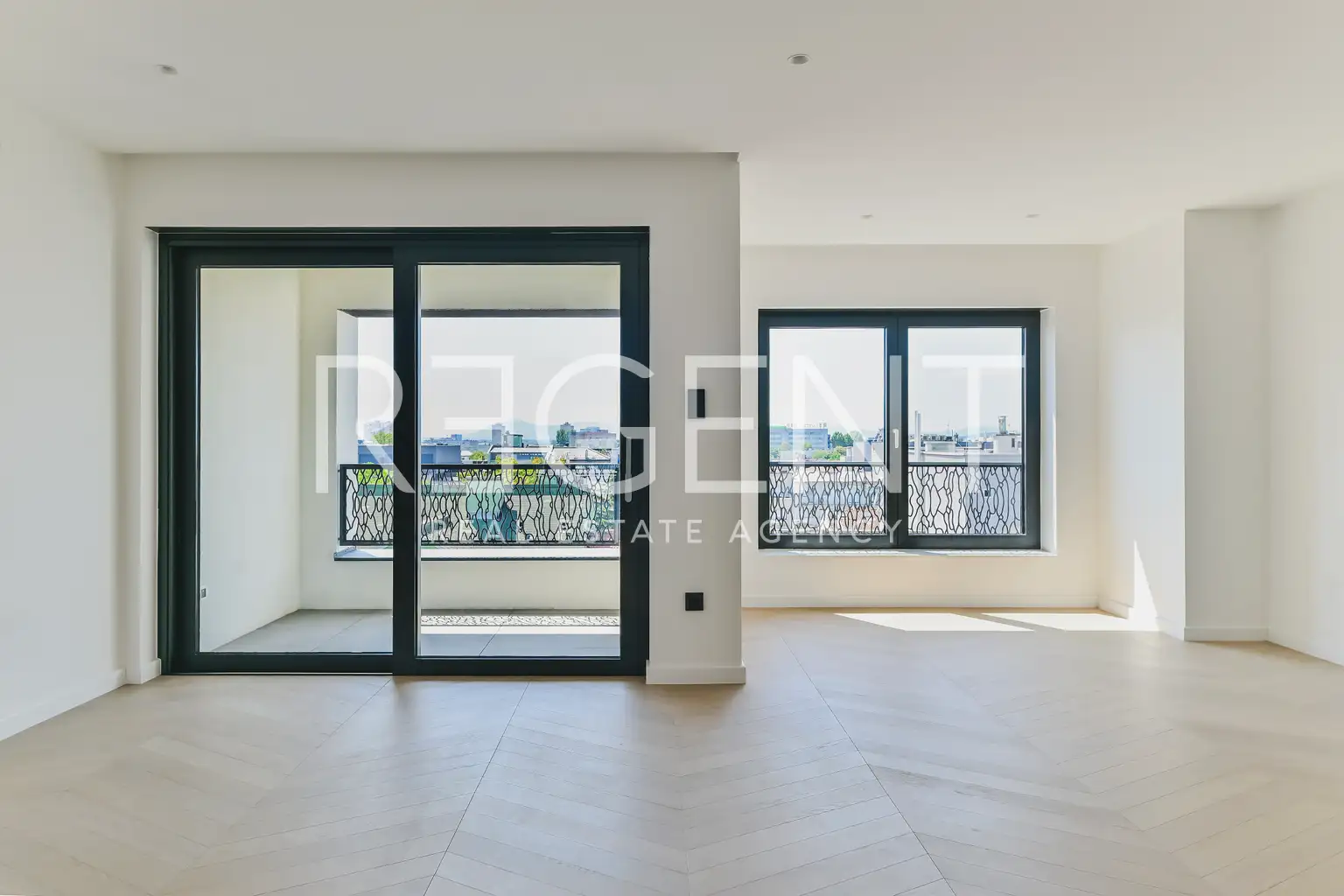Zagreb, Nova cesta — četverosoban dvoetažni stan 164 m² s dvije garaže
