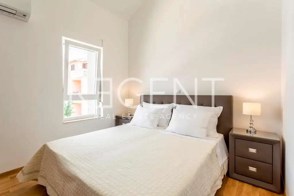 Podstrana - Three-room apartment with a terrace