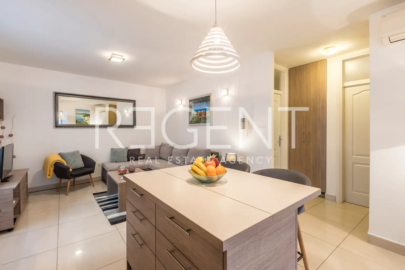 Split, Varoš - Appartement de deux pièces avec terrasse