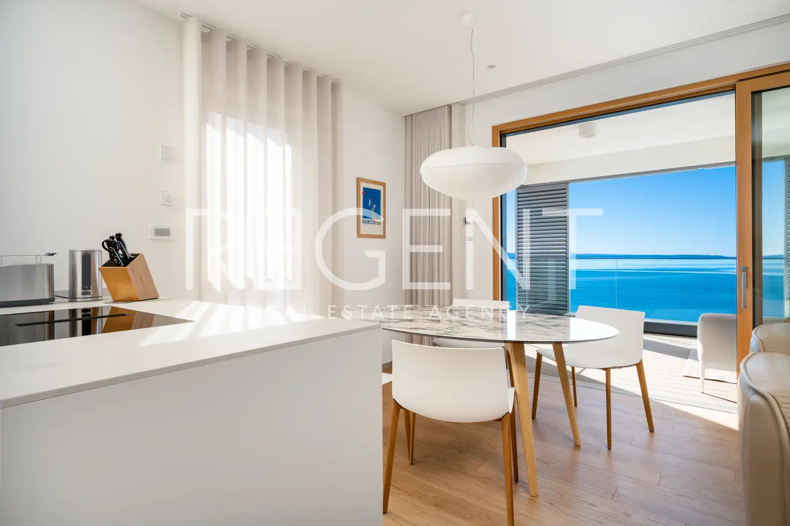 Split, Žnjan - Luksuzno dvosobno stanovanje z odprtim pogledom na morje