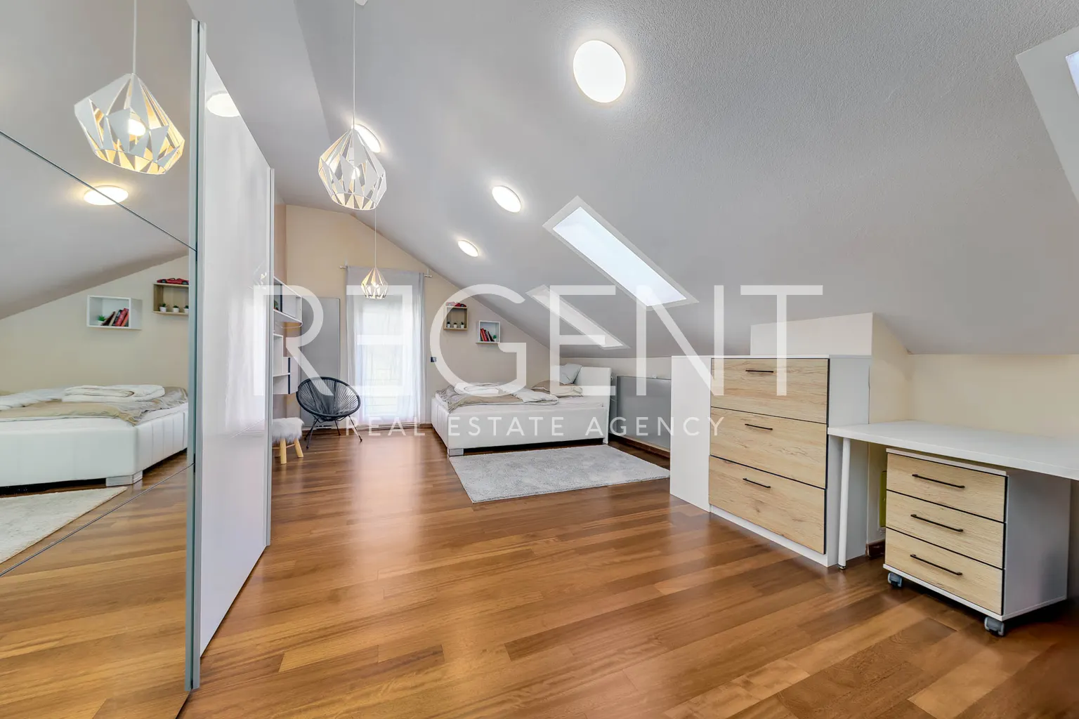 Zagreb, Gornji Bukovac - Prekrasna vila s vrtom, 591 m2