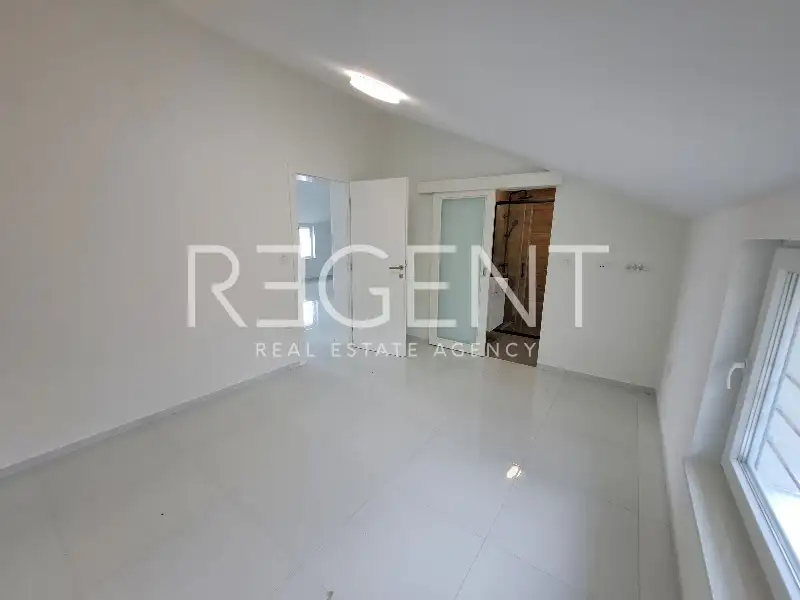 Crikvenica - Vierzimmerwohnung mit Terrasse 110 m2, Neubau
