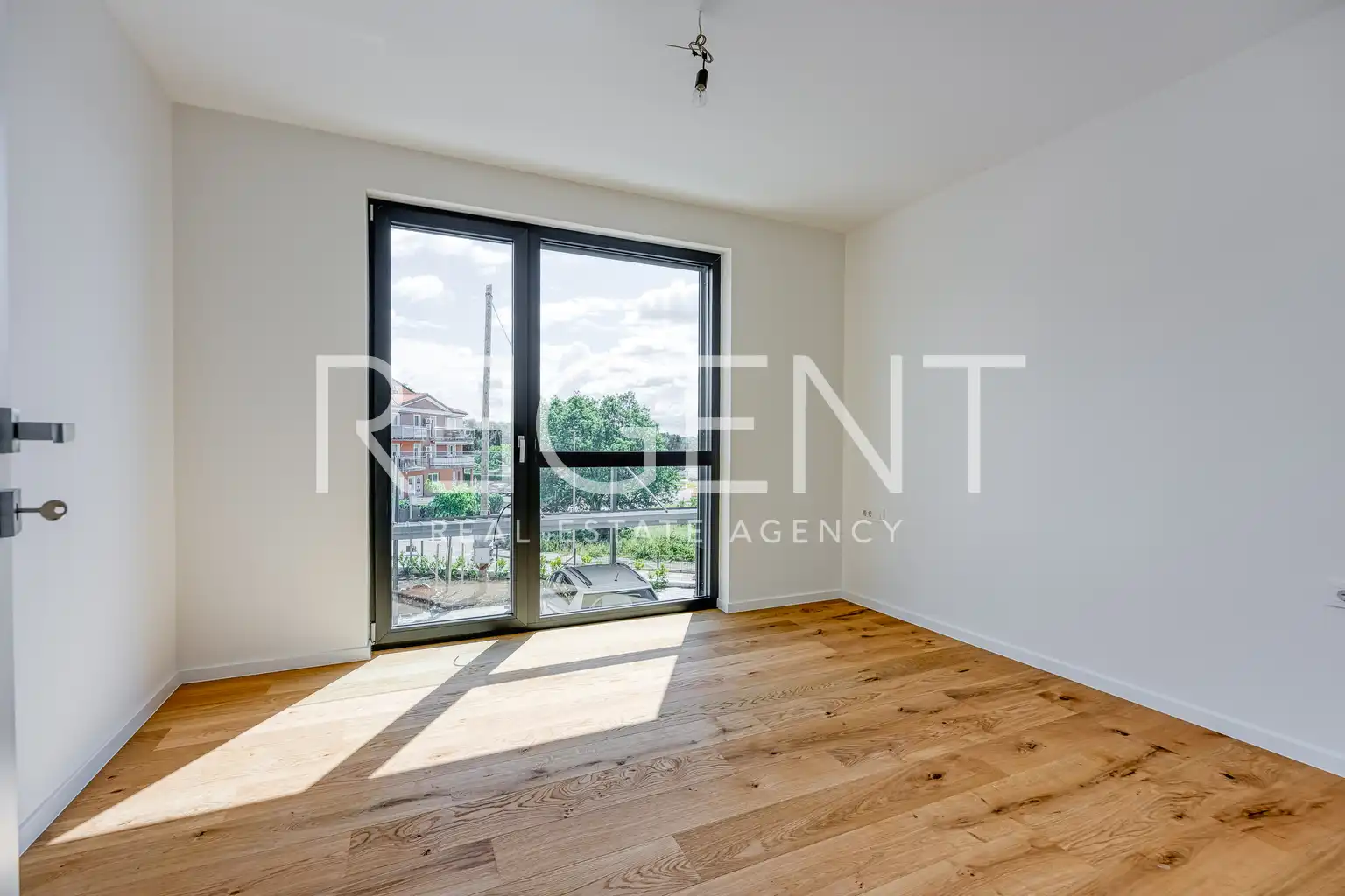 Istrie, Novigrad - Třípokojový apartmán v luxusním obytném komplexu 93 m2