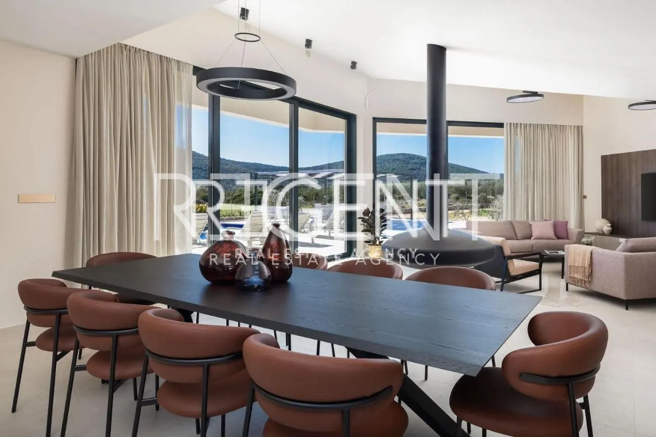 Trogir, Marina - luxusní vila v klidném prostředí, 6900m2
