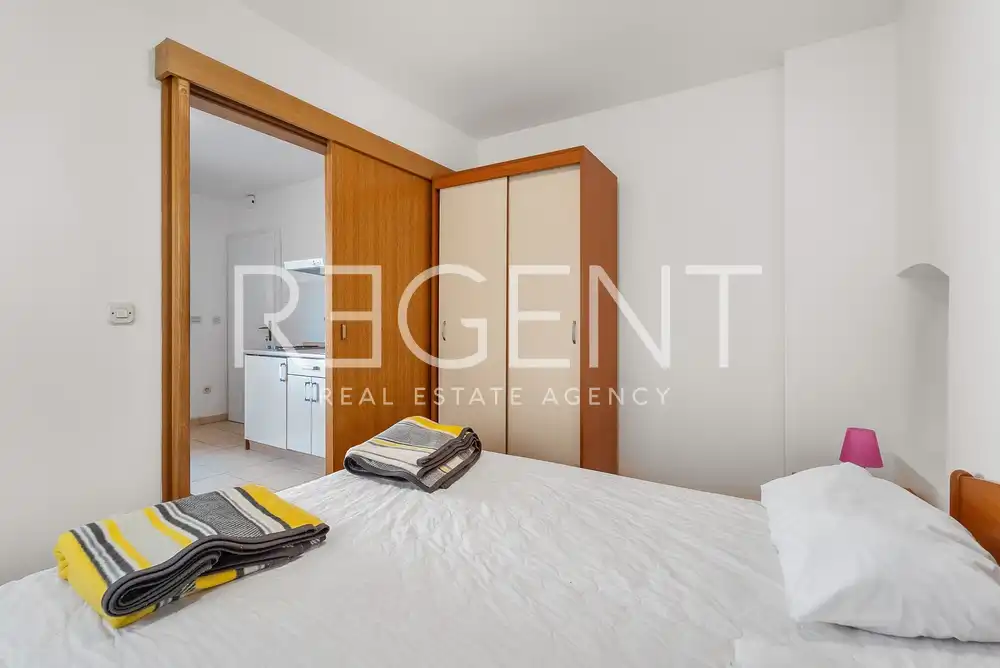 Makarska, Centar - Apartmanska kuća u blizini centra bruto površine 186 m2