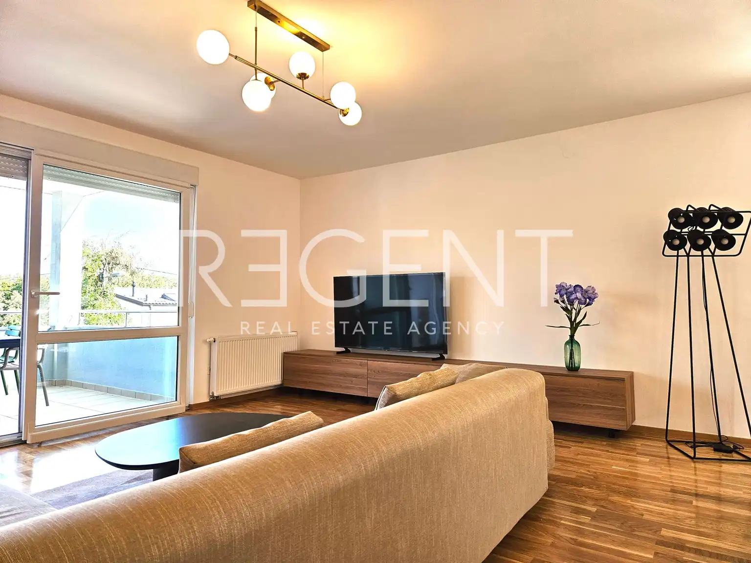 Zagreb, Pantovčak - Luxury four-room apartment with terrace 166 m2 + garage, first rental